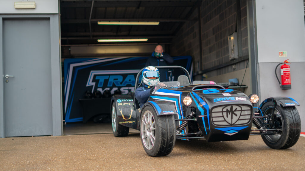 Track Masters car in motor hub