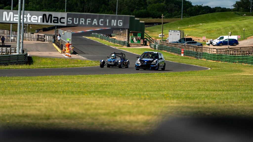 track masters car battle